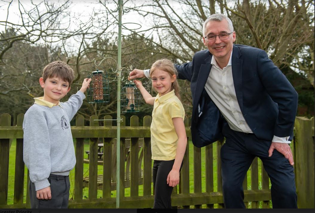 Bird feeder donation goes down a tweet with pupils at Nottinghamshire school