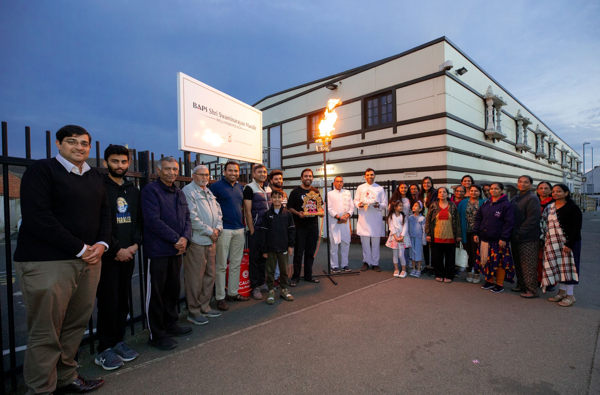BAPS Temple in Wellingborough Lights Beacon to Celebrate Queen’s Platinum Jubilee