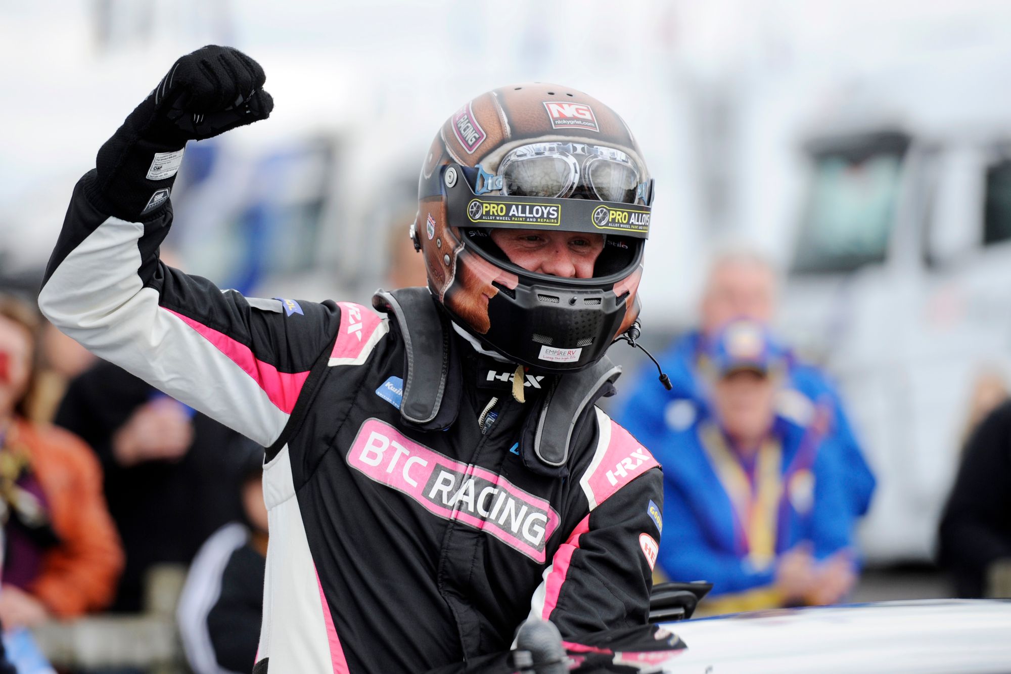 Racing: BTCC roars into Oulton Park