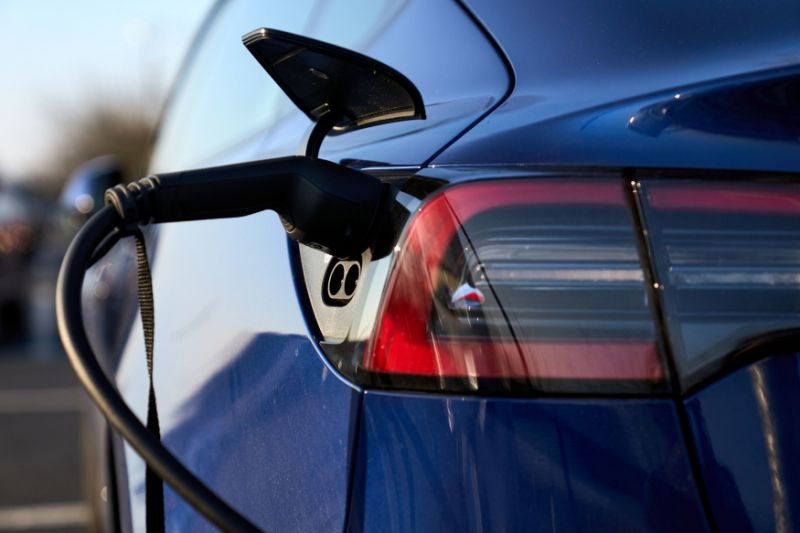 Electric charging facilities to help Stafford cabbies go green