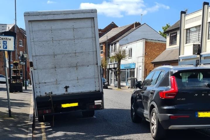 Hinckley campaigners highlight street parking issues outside St Peter’s School