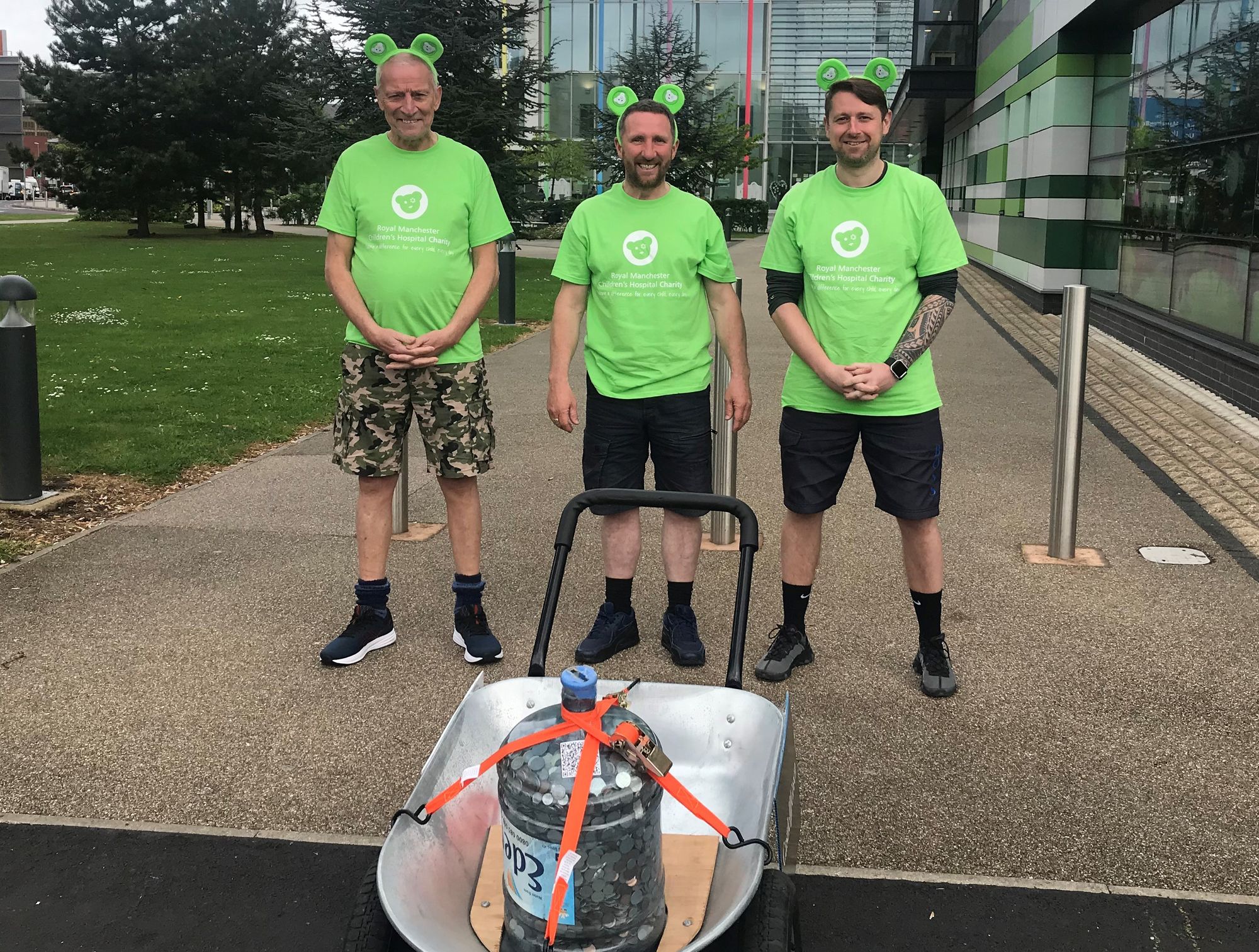Man pushes 13-stone wheelbarrow from Manchester to Liverpool raising money for children's hospitals