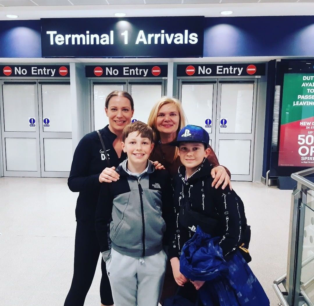 Hazel Grove High School Teacher takes two Ukrainian refugees into her home