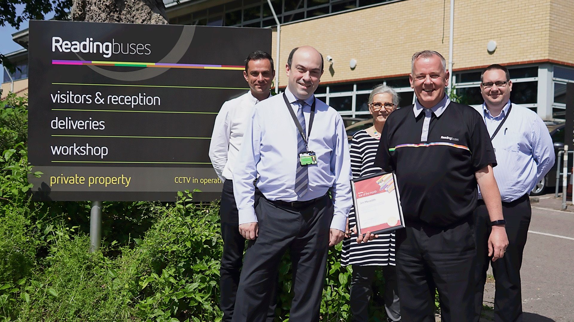Star award for Reading bus driver who escorted blind customer across road