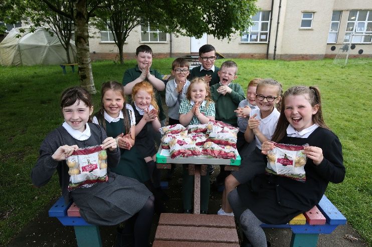 Ayrshire potato season marked by delivery of 400kg of spuds to schools
