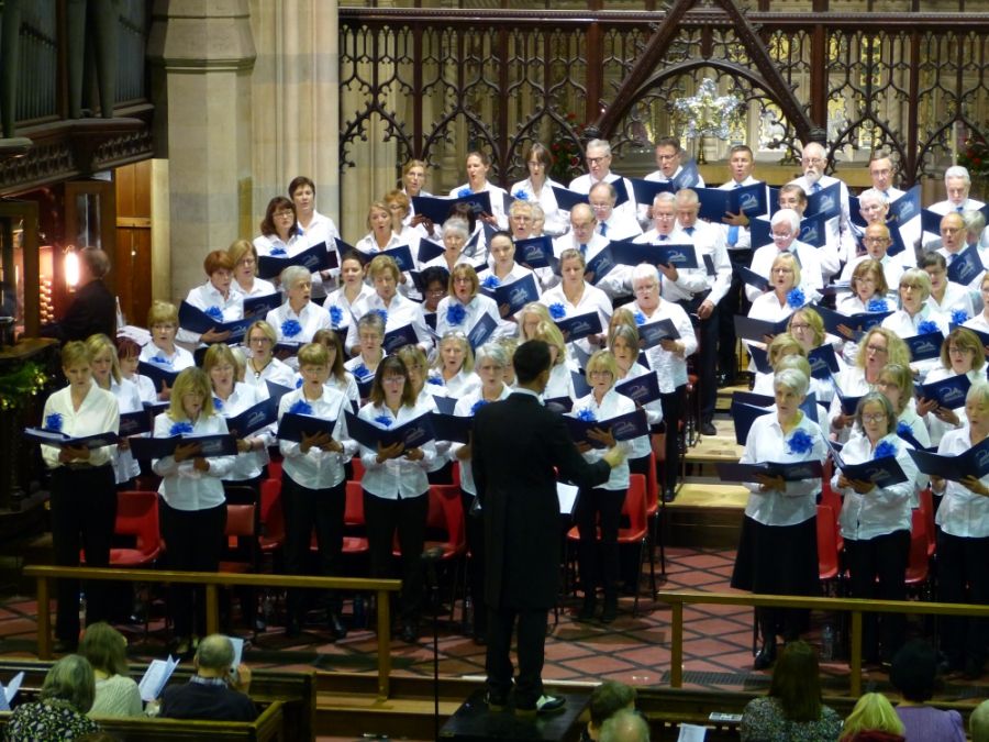 Egham community choir sings summer songs of remembrance