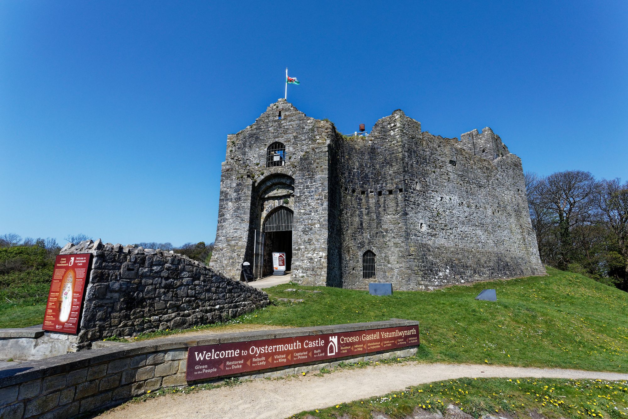Oystermouth Castle to hold an open day to find volunteers