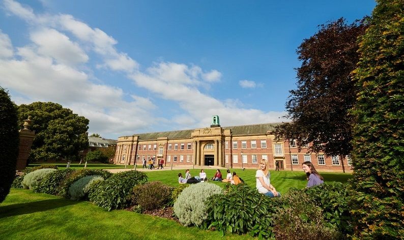 Award celebrations as Edge Hill flies the Green Flag for 11th year running