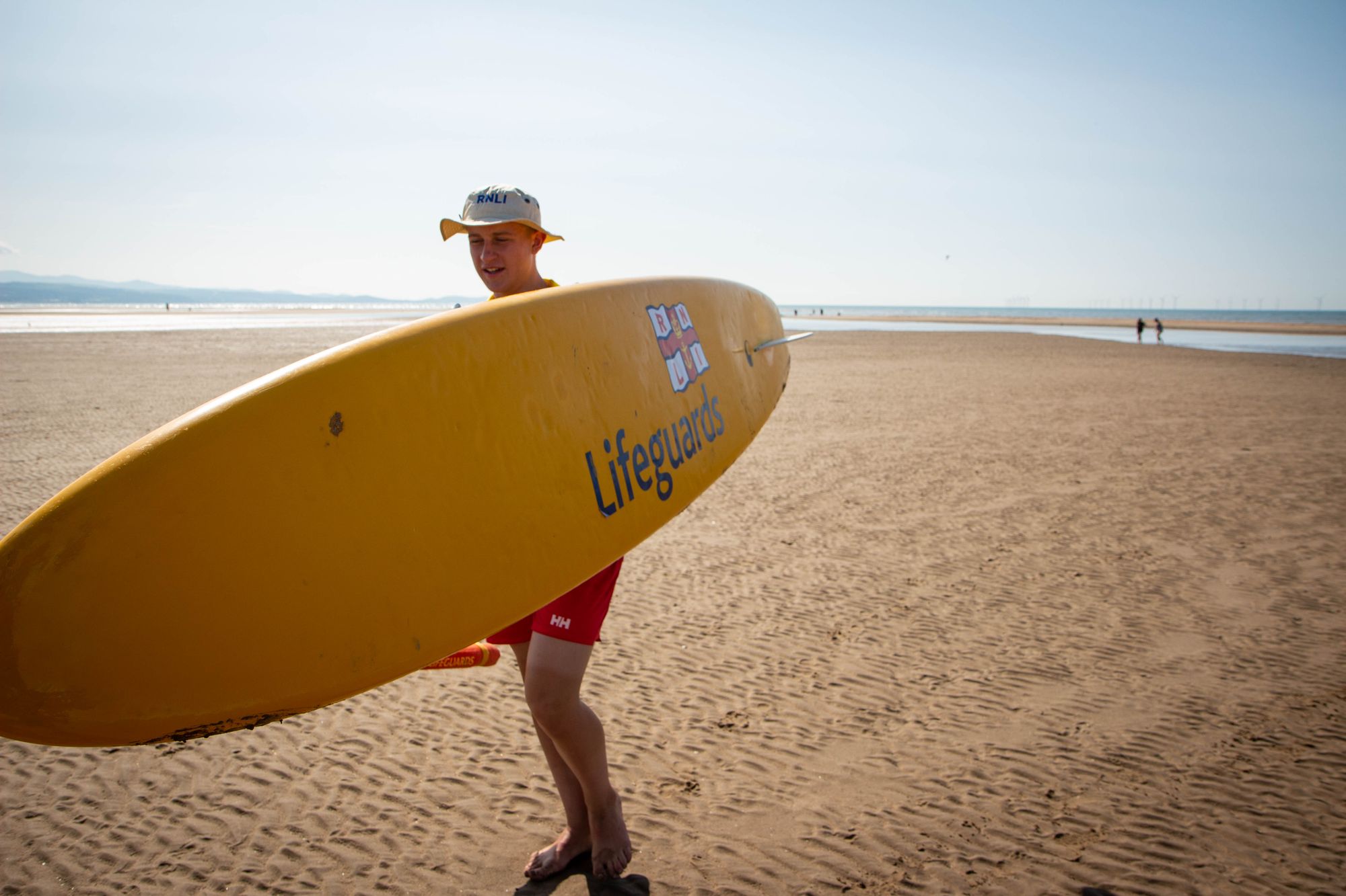 Off-duty RNLI lifeguard rescues stranded jet skier at Sea Palling beach