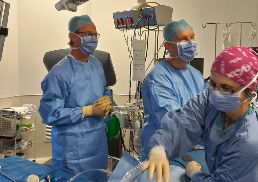 Middlesbrough surgeon in Africa robotic surgery-first