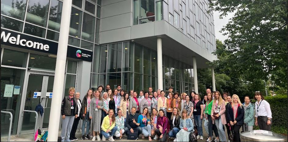 Cheshire College provides free English courses to Ukrainian refugees