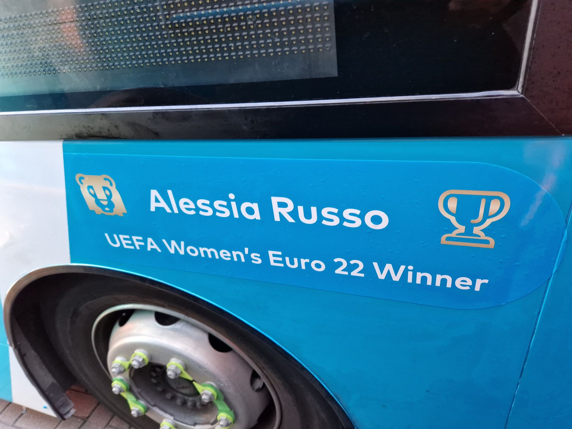 Arriva names buses in tribute to winning Lionesses team