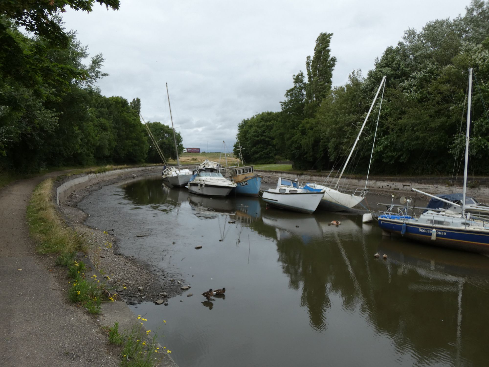 Boats to be moved from Widnes canal amid falling water