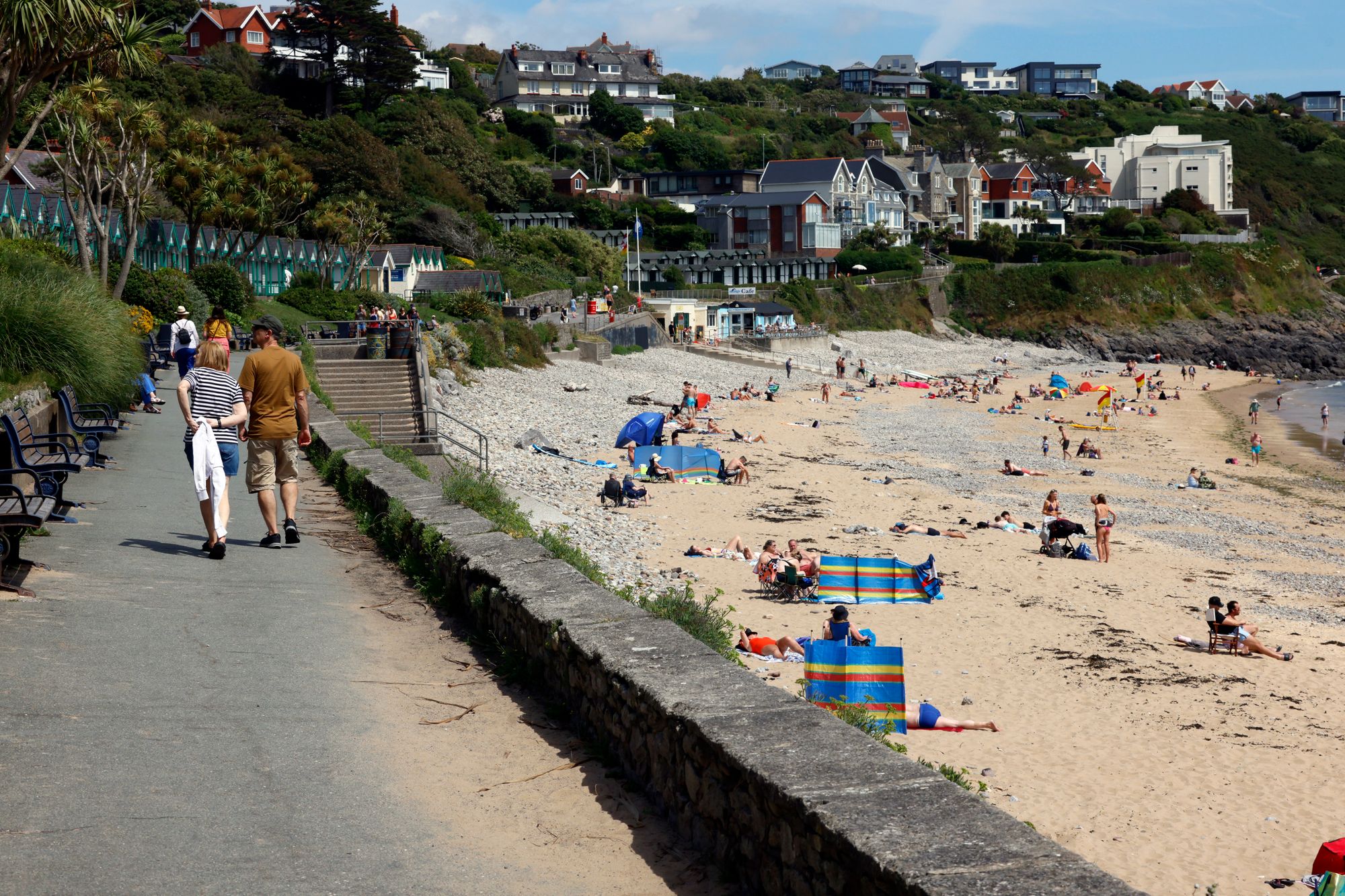 Swansea beach-goers urged to do the right thing and take their rubbish home