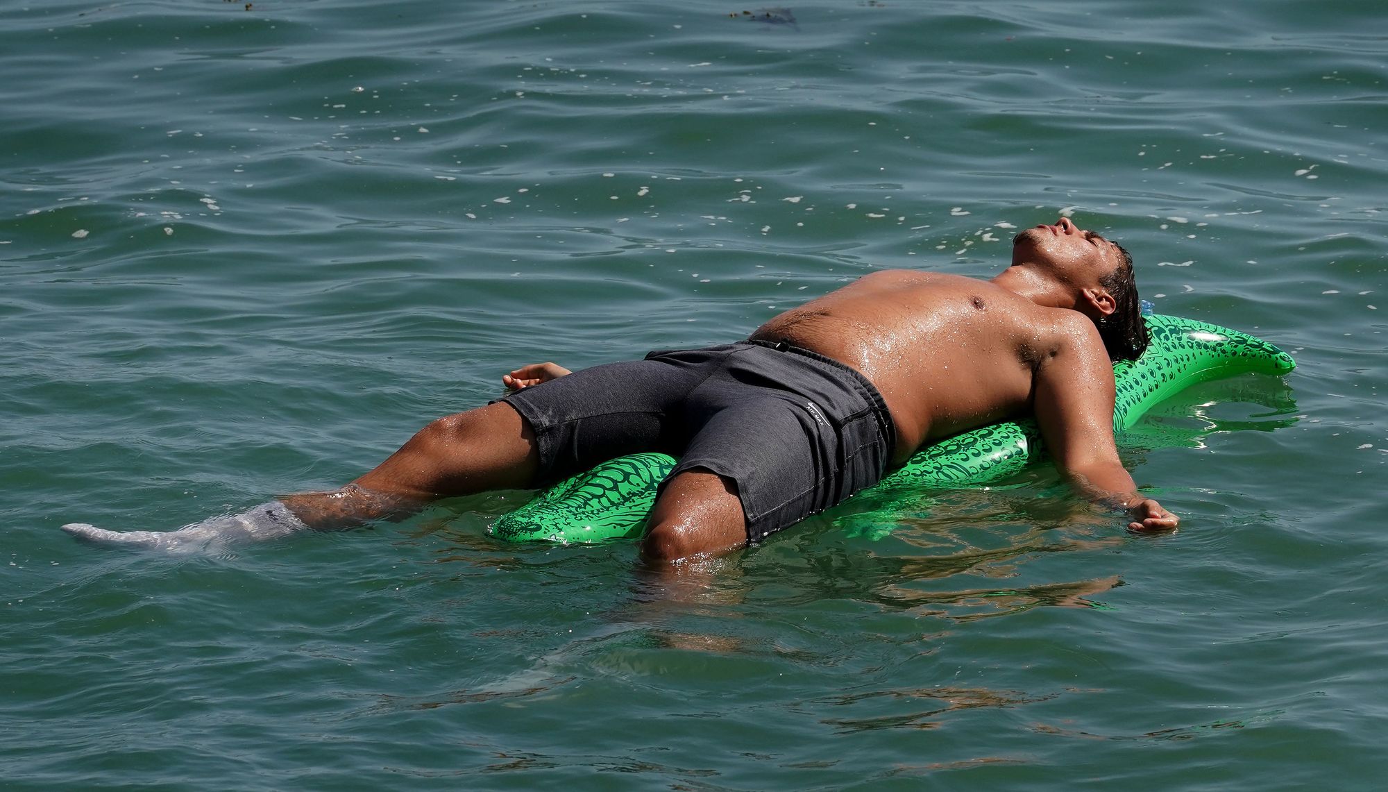 'Important advice' as Met Office issues amber extreme heat warning for Leicestershire