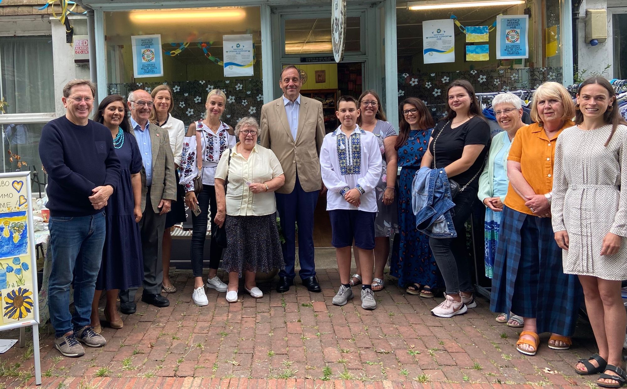 Wealden MP welcomes minister for refugees to Mayfield