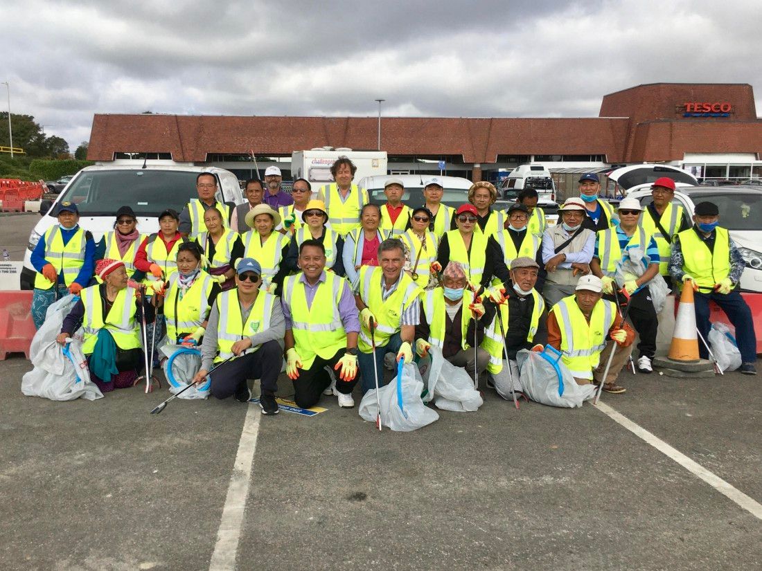 Gurkha community help clean up the streets of Cheriton