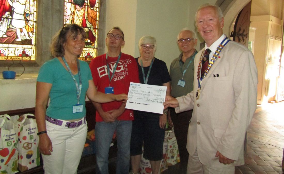Broadstairs club forgo wine in favour of foodbank donation