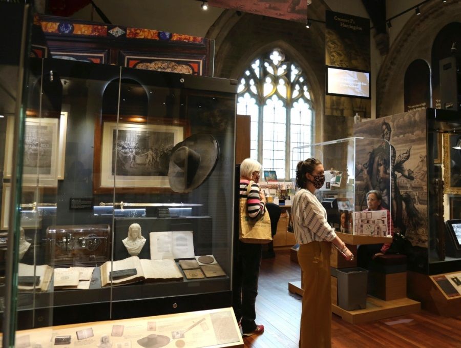 Volunteering opportunities – can you help welcome people to the Cromwell Museum?