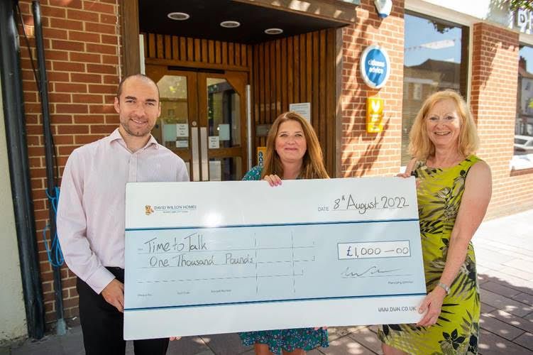 Newbury mental health charity receives £1,000 donation