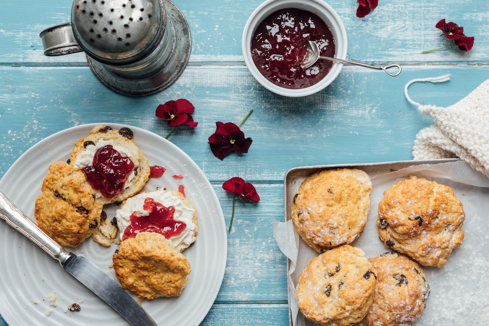 Helen Rollason Cancer Charity hosts Enchanted Afternoon Tea at Hatfield Place