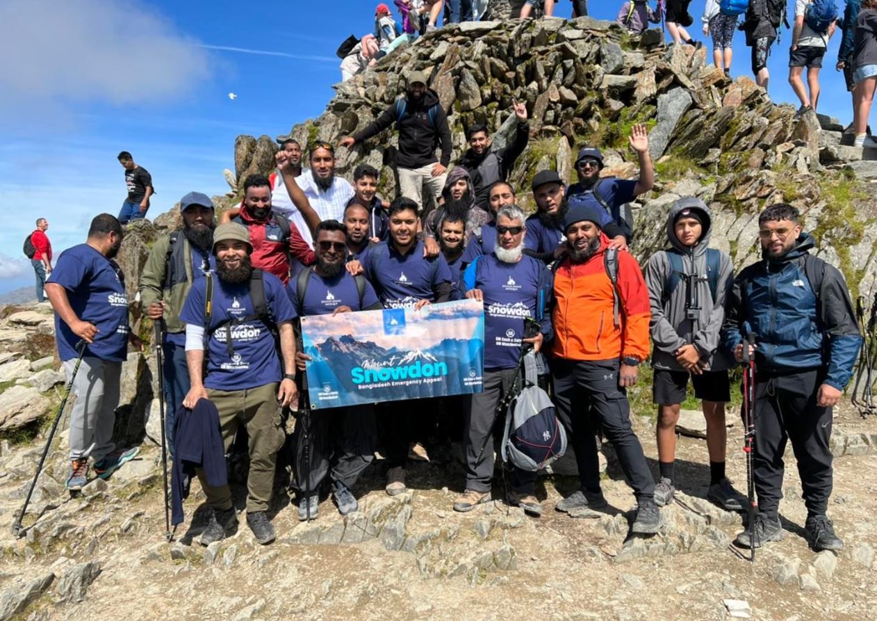 Rochdale Mosque raise nearly £6,000 for Bangladesh flood victims with Snowdon trek
