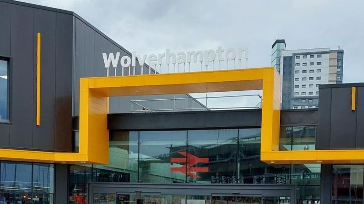 Wolverhampton station welcomes new community hub