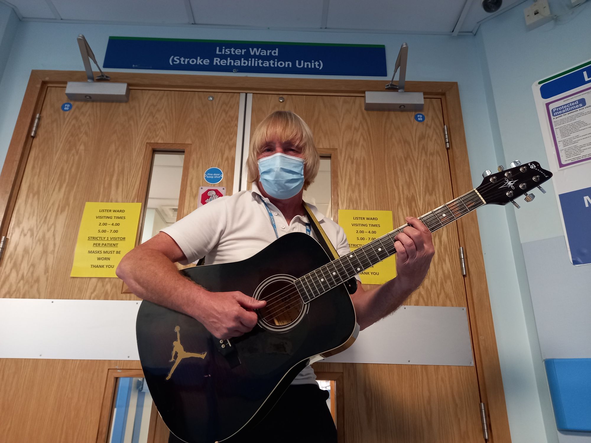 Physiotherapy guitarist strikes the right chord for patients at Basildon hospital
