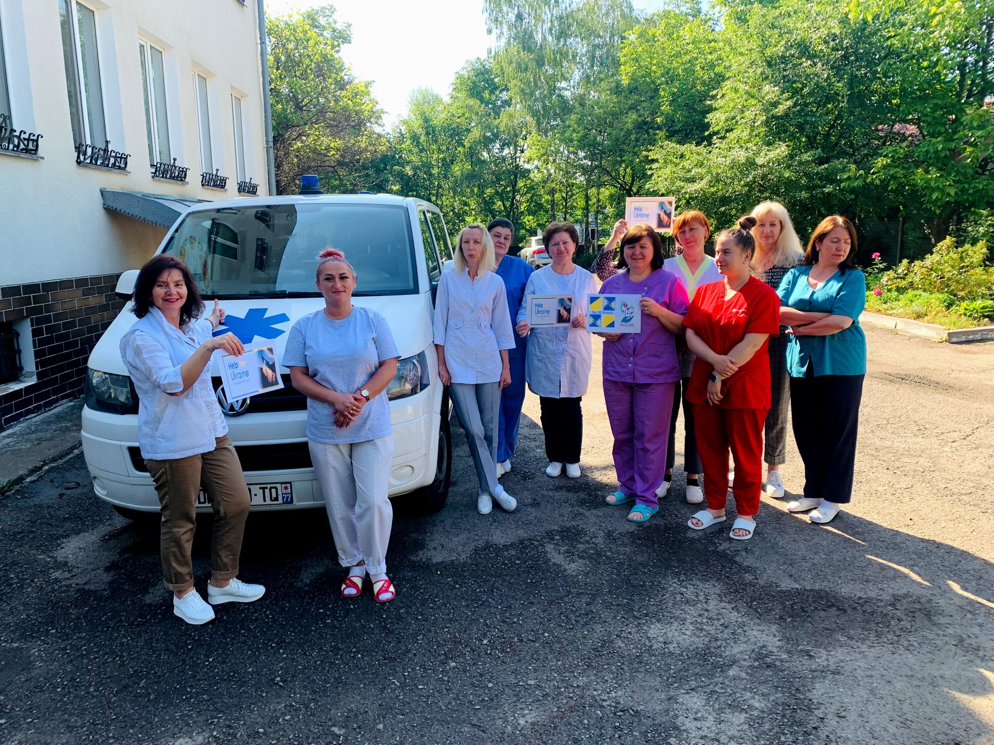 Otford-based charity delivers new ambulance to Ukraine hospice