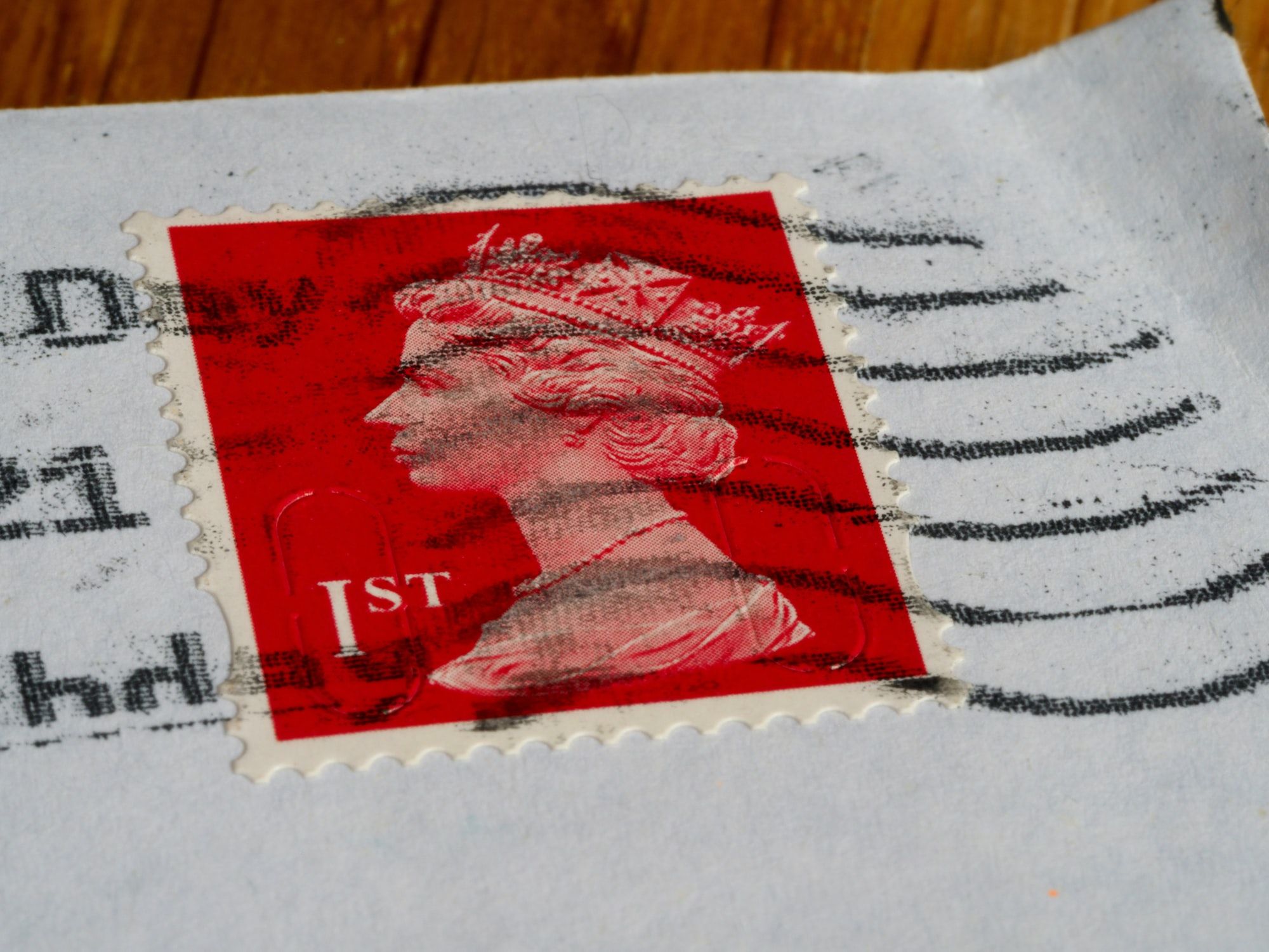 Royal Mail workers vote massively in favour of strikes