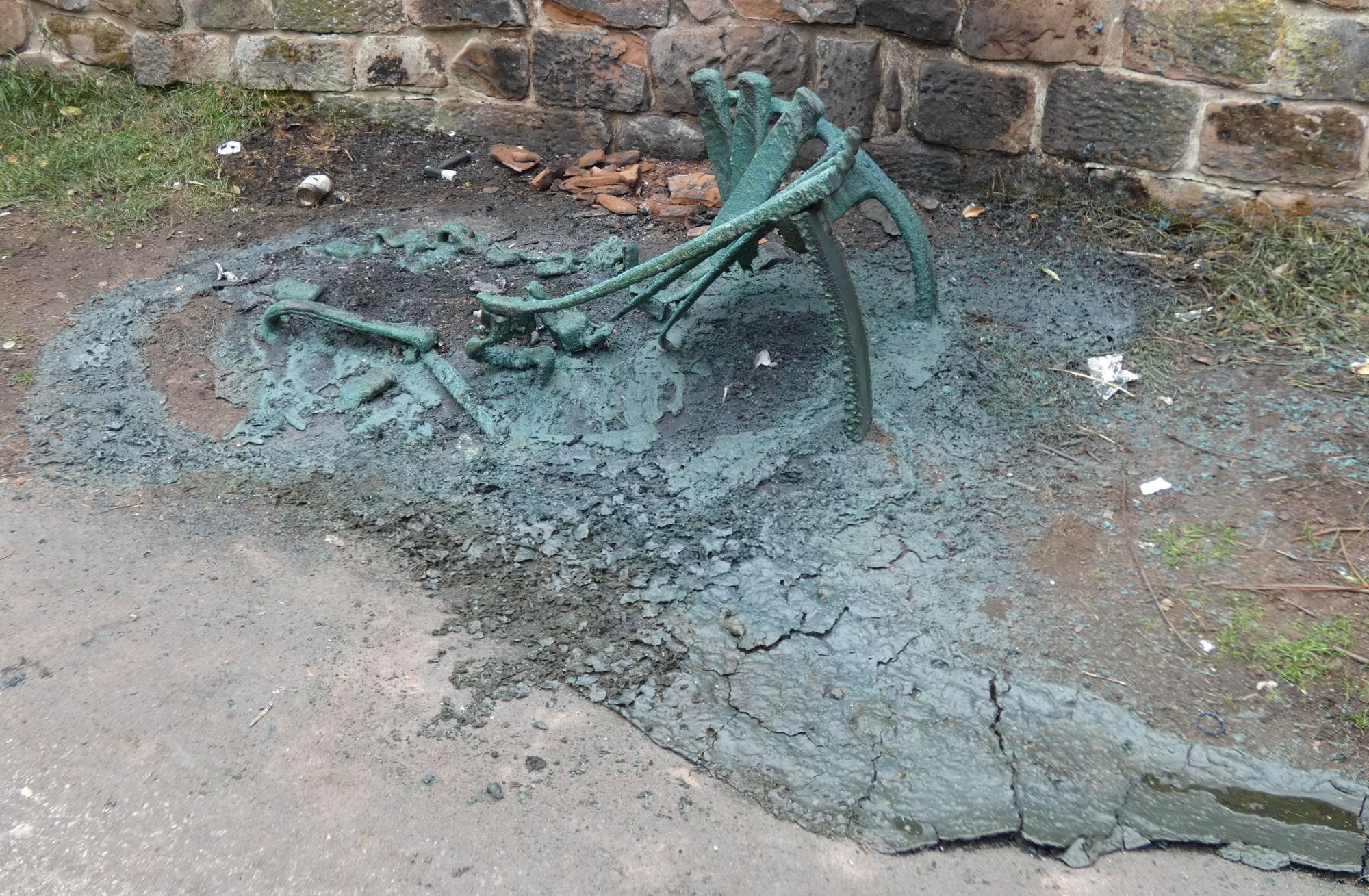 Memorial bench torched in Runcorn