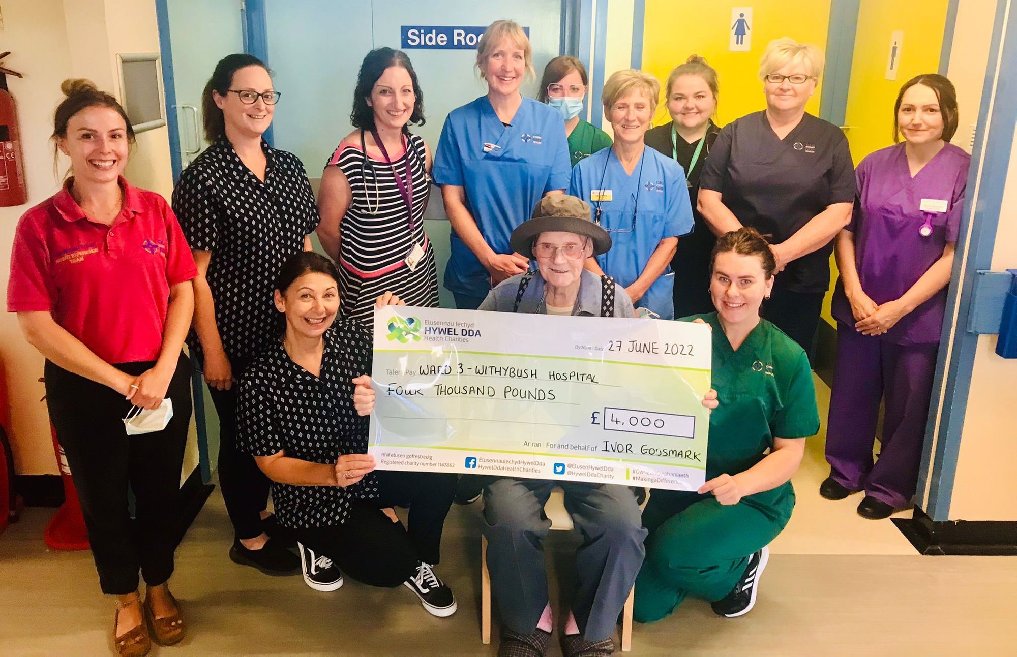 Patient donates £4,000 to Ward 3 in Withybush Hospital, Haverfordwest