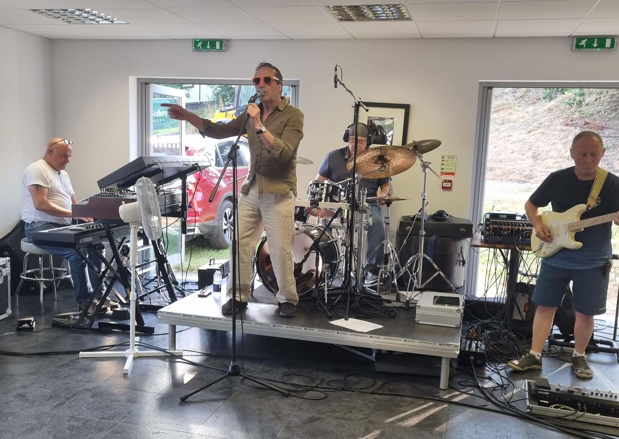 Undeb Amaethwyr Cymru'n cynnal gig elusennol llwyddiannus yn y Sioe Frenhinol