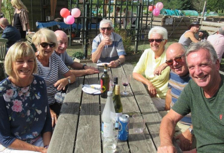 Perfect weather conditions for weekend of parties in Tatsfield