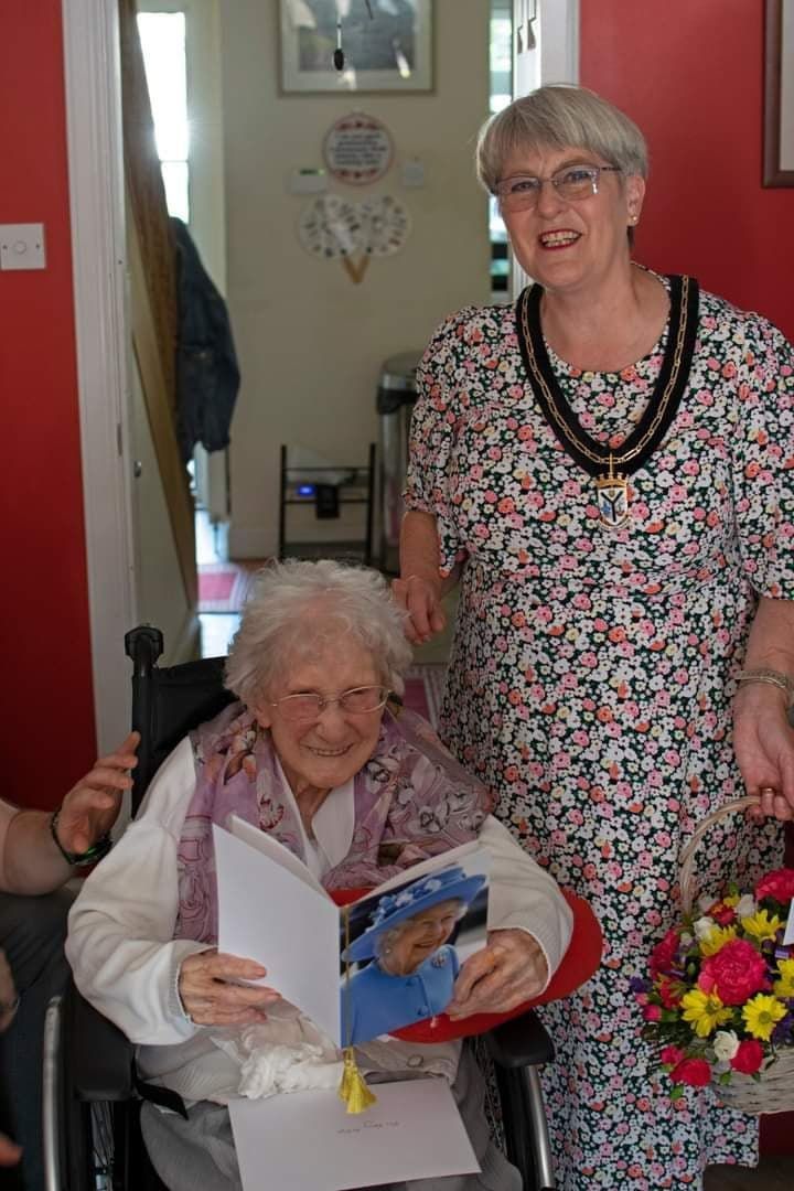 Kilwinning woman celebrates 100th birthday