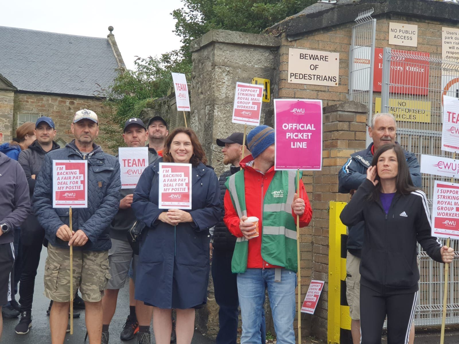Ayrshire MSP backs posties on Saltcoats picket line