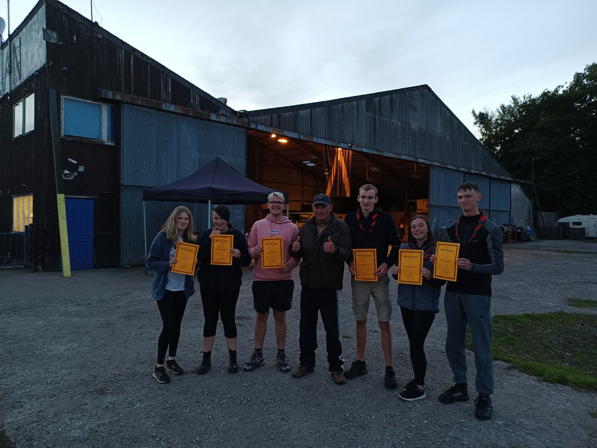 Kilwinning Scouts complete skydiving course
