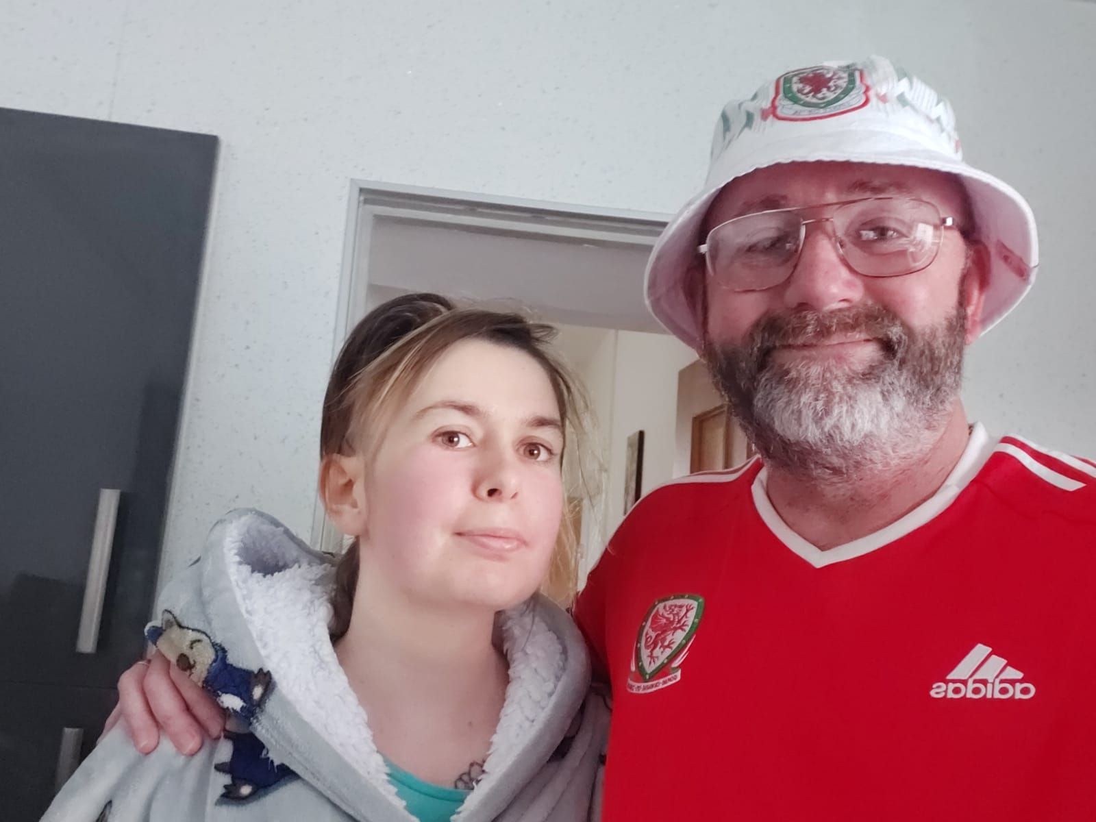 Family's fundraising skydive given blessing of terminally ill daughter