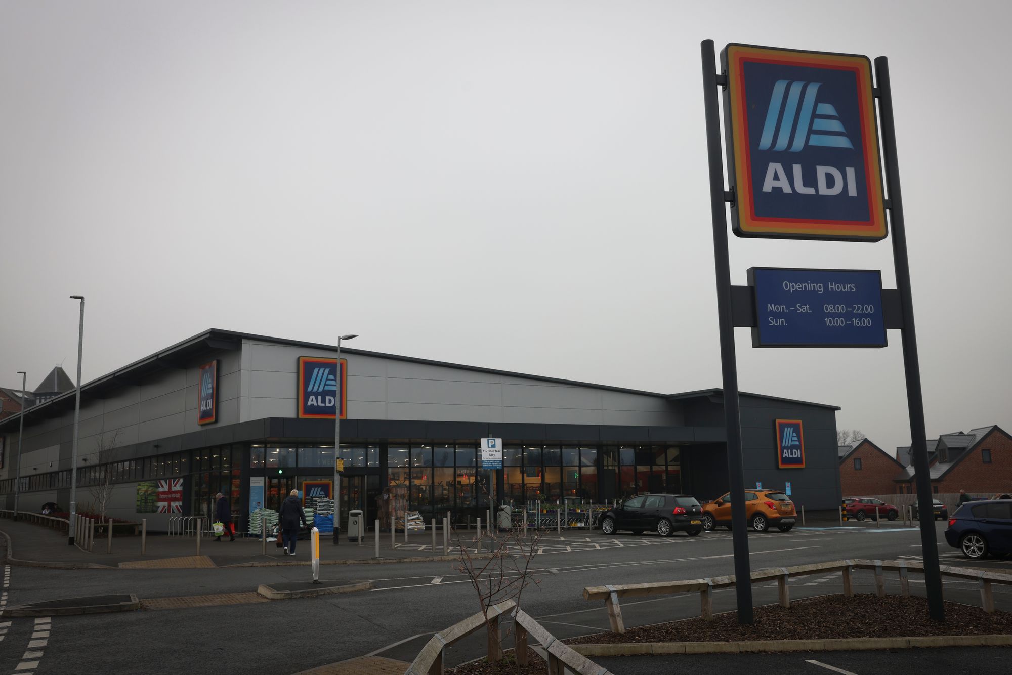 Aldi hiring 349 colleagues in Nottinghamshire