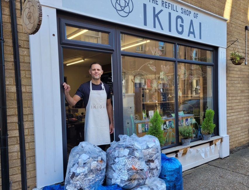 St Ives shop calls on customers to recycle pill packets as part of zero waste week