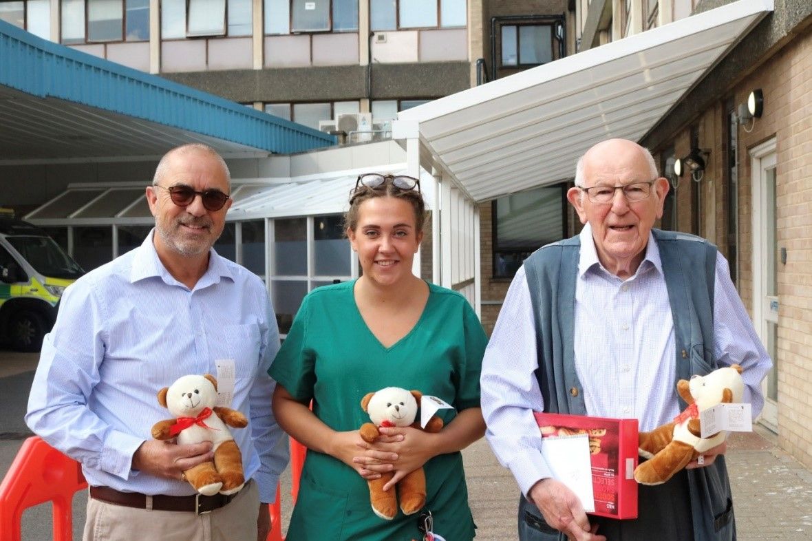 Teddy Champion delivers 32,000 bears to Addenbrooke's hospital