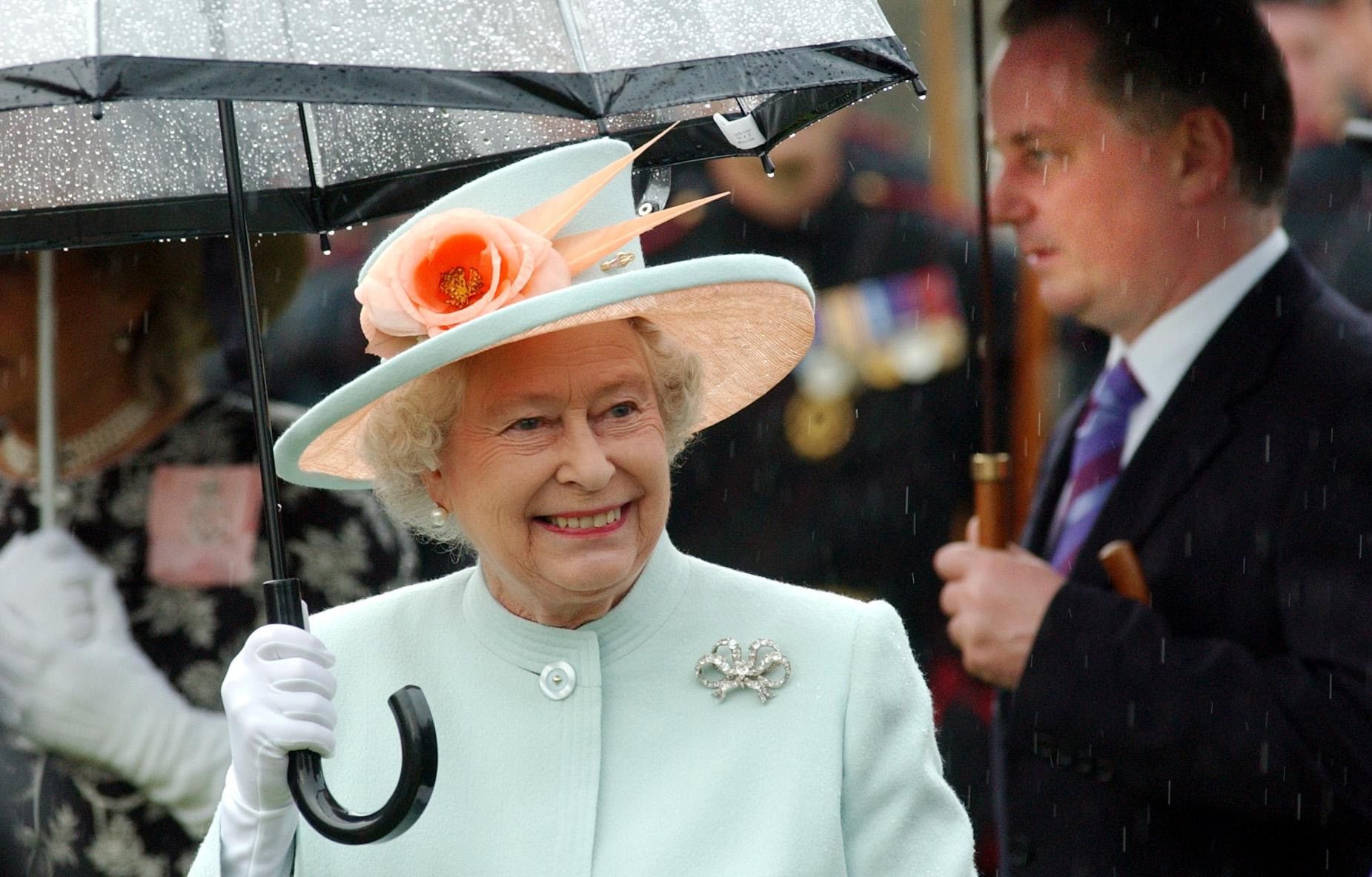 "Thank you for making this a better country": Edinburgh pays tribute to the Queen