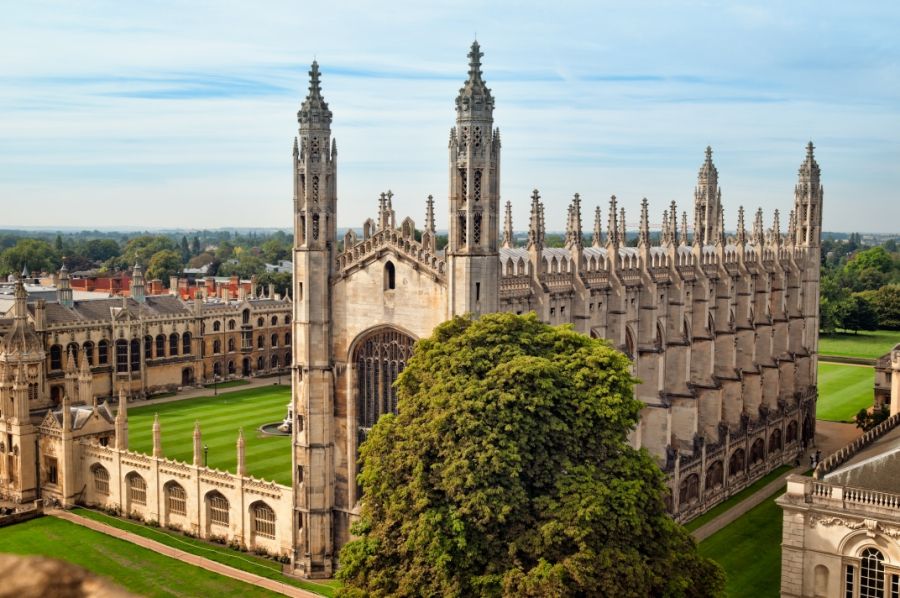 Choral evensong held at King’s College Chapel to mark death of Queen Elizabeth II