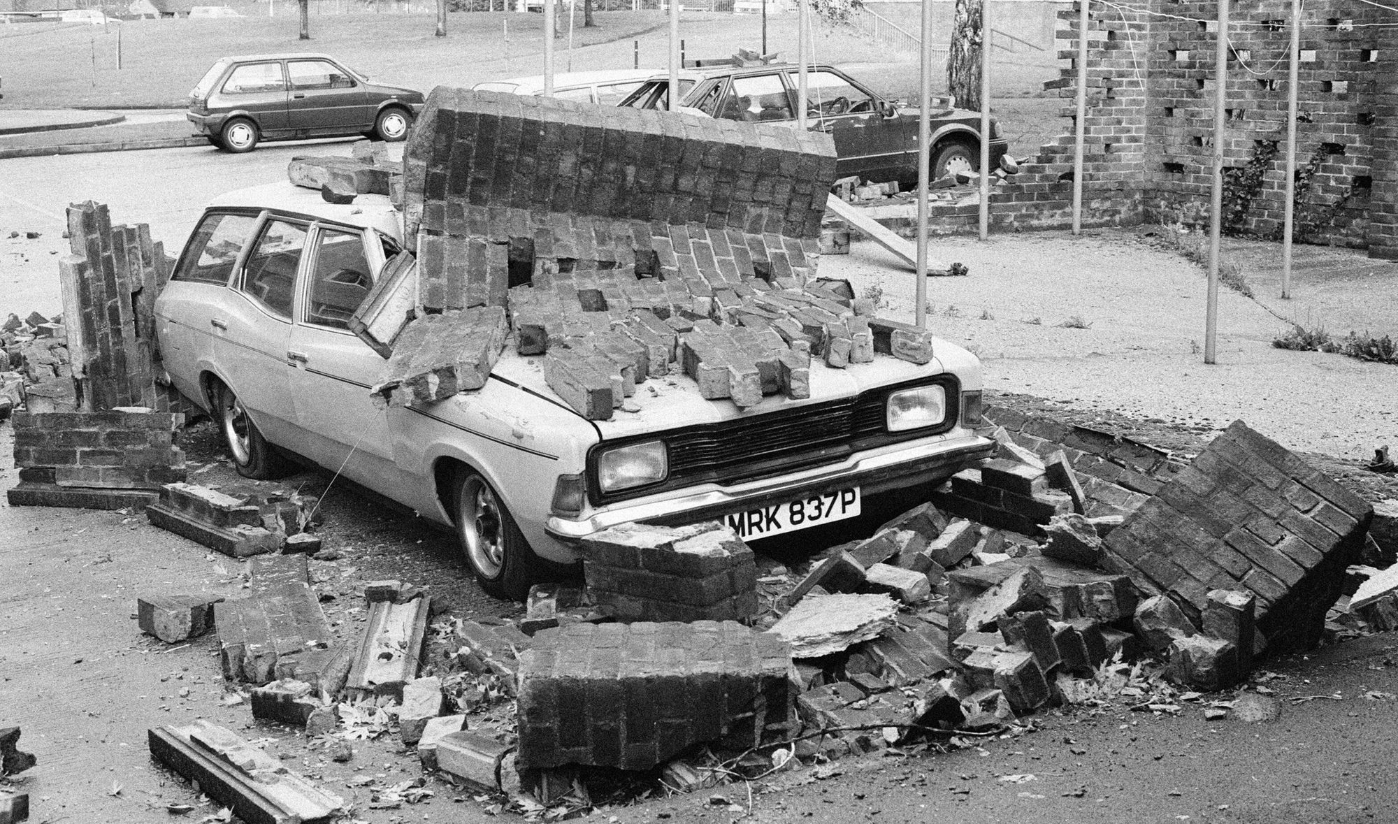 What's On TV: Revisit the 1987 Great Storm and get the latest tips from Martin Lewis