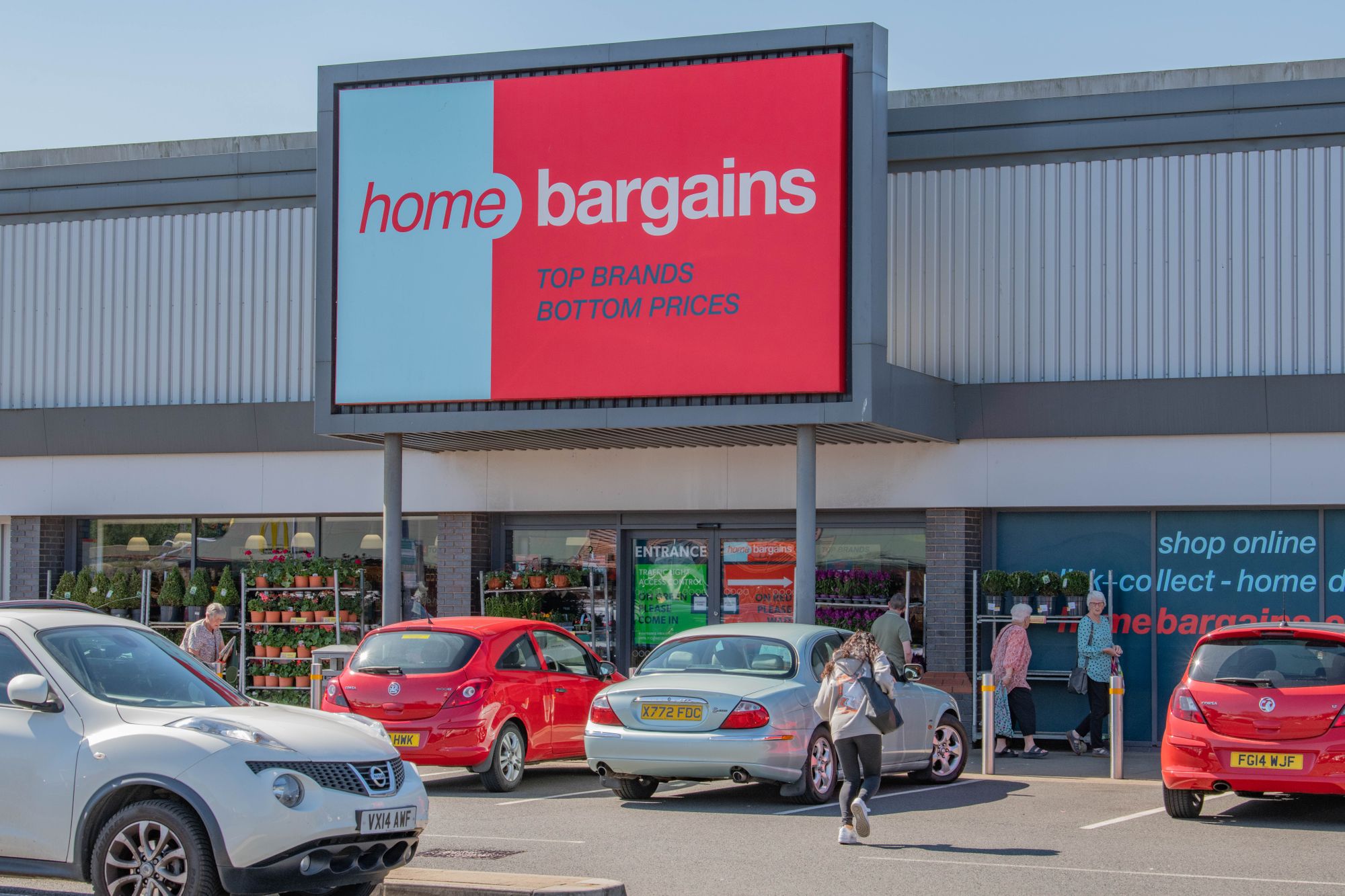 Home Bargains praised for closing for three days over winter National