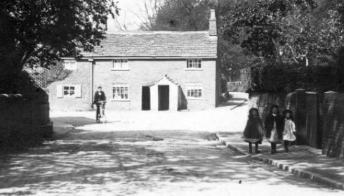 Macclesfield Nostalgia: Unearthed photos show pubs from the past and quarrymen's cottages