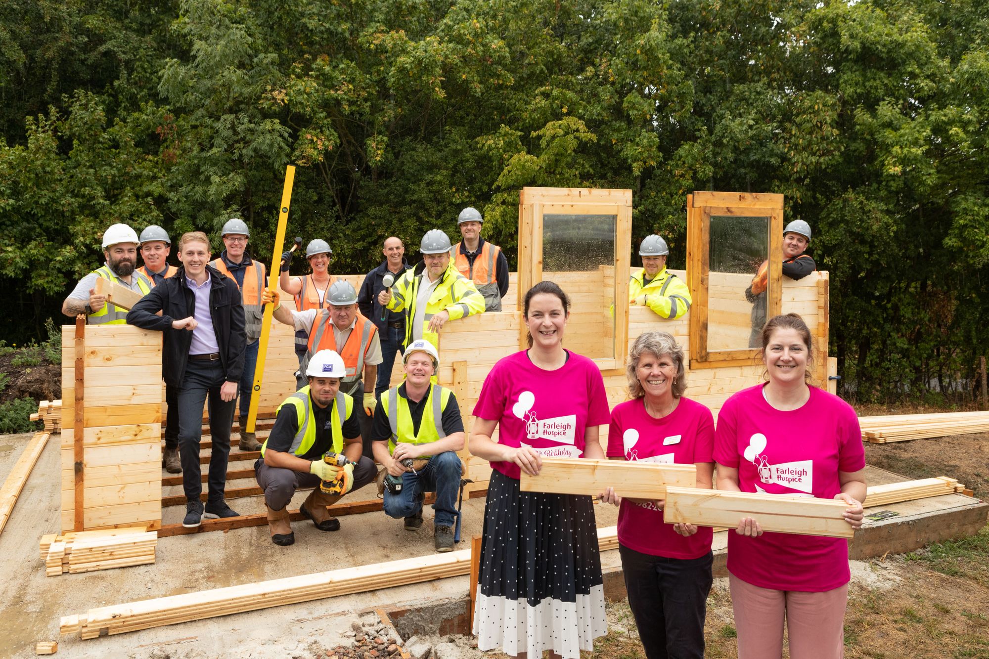 Volunteers help build new garden room for Essex hospice