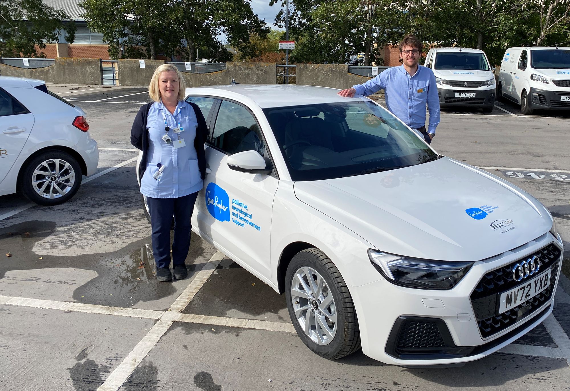 Wallingford Sue Ryder staff get new wheels to visit patients