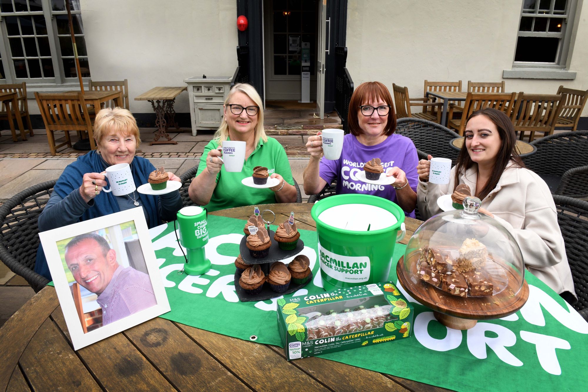 Family and friends of Darlington man raise nearly £30,000 for Macmillan