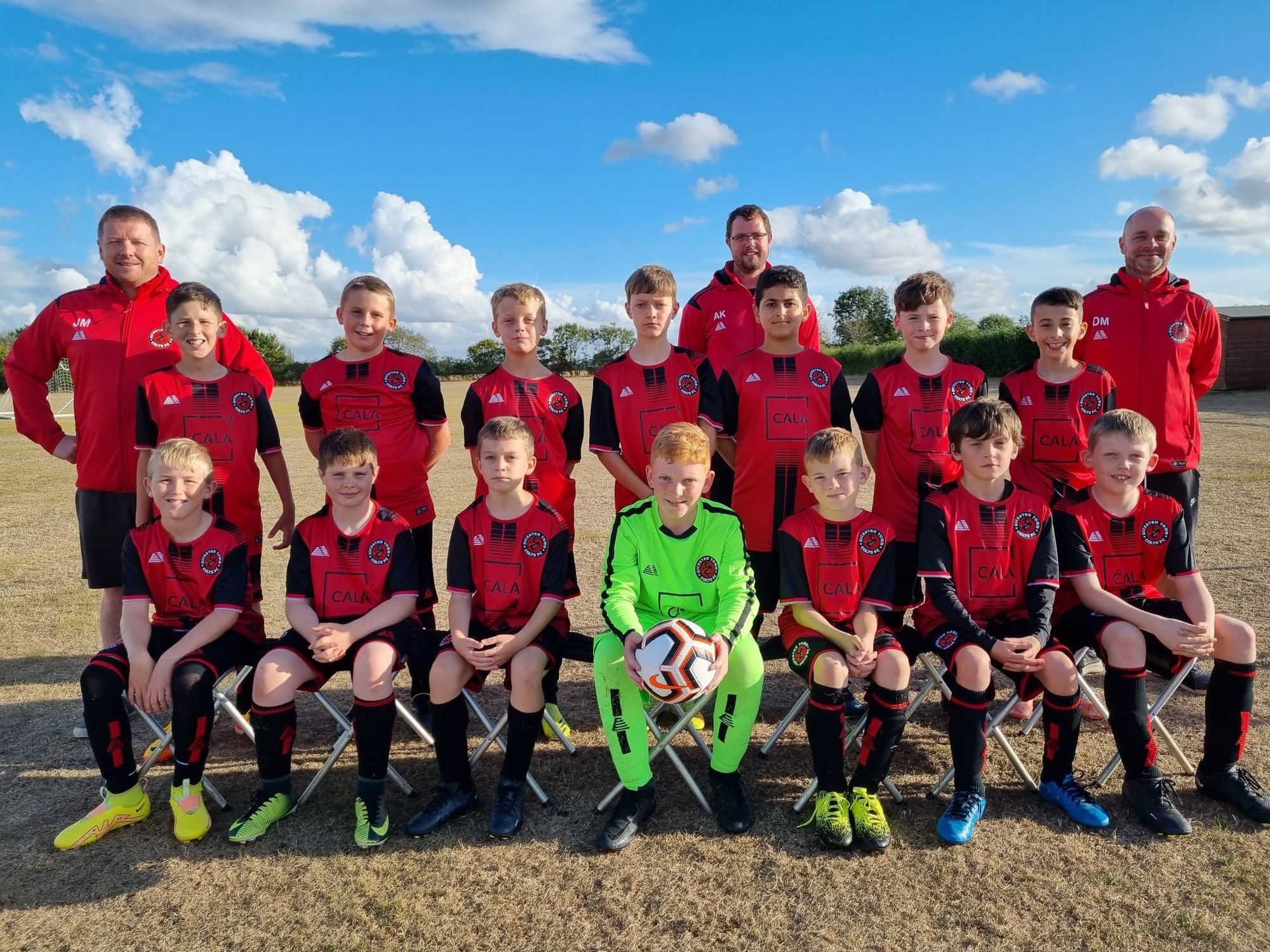 Bicester youth football team kitted out thanks to £1,500 donation